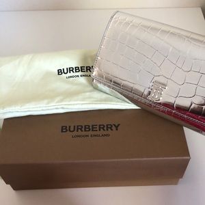Burberry metallic clutch With chain
